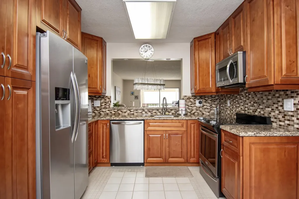 7286 Huntington Lane Delray Beach FL 33446