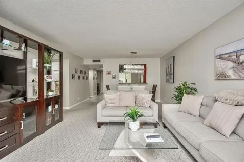 7286 Huntington Lane Delray Beach FL 33446