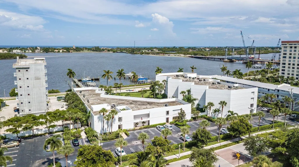 3701 S Flagler Drive West Palm Beach FL 33405
