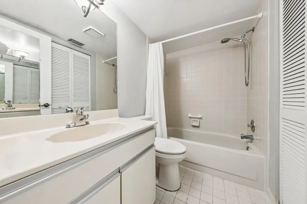 5040 Rose Hill Drive Boynton Beach FL 33437