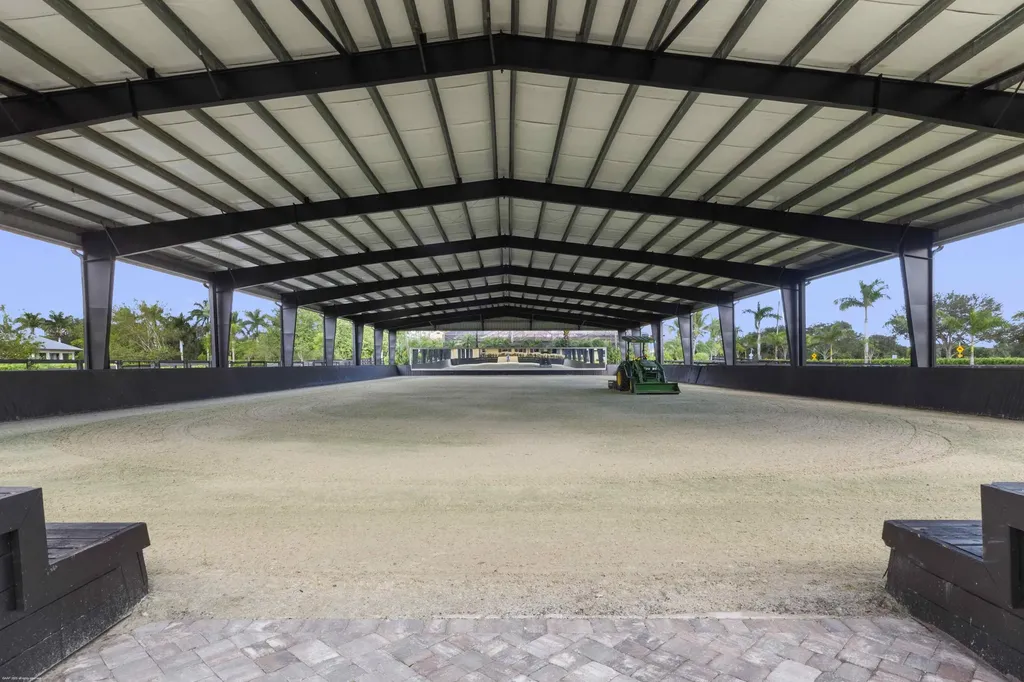 4985 Stables Way Wellington FL 33414