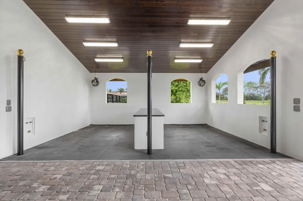 4985 Stables Way Wellington FL 33414