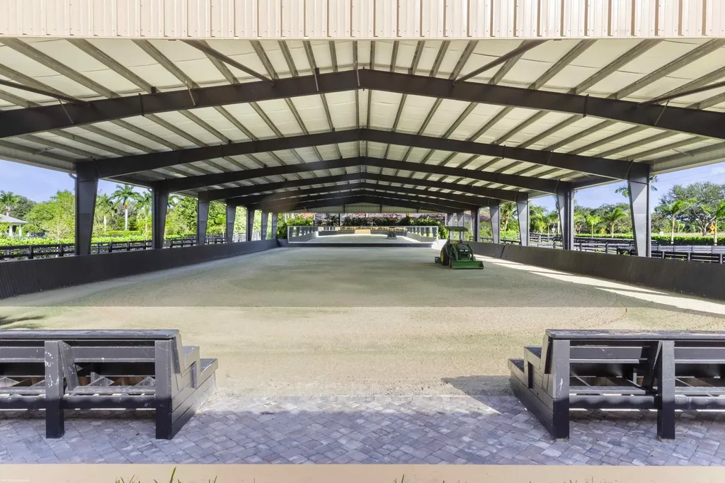 4985 Stables Way Wellington FL 33414