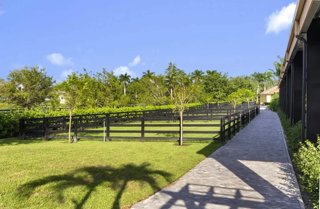 4985 Stables Way Wellington FL 33414