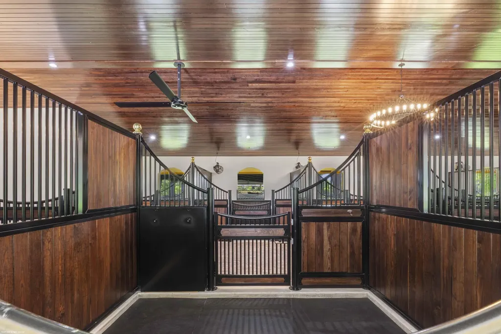 4985 Stables Way Wellington FL 33414