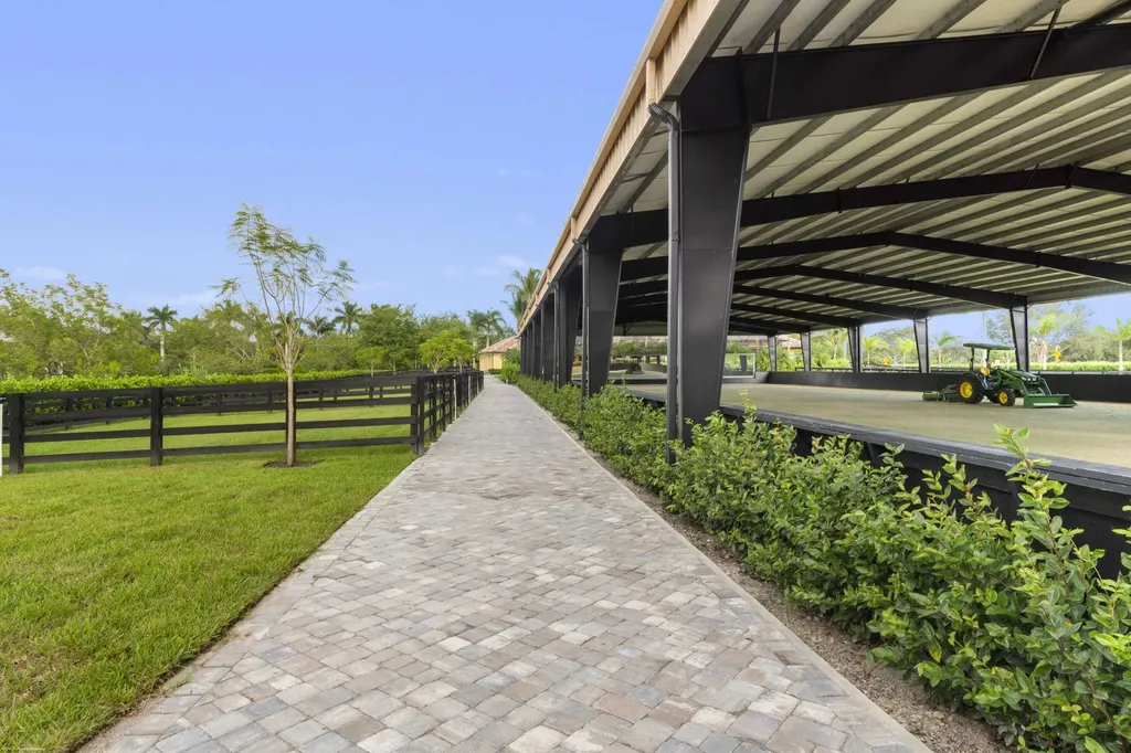 4985 Stables Way Wellington FL 33414