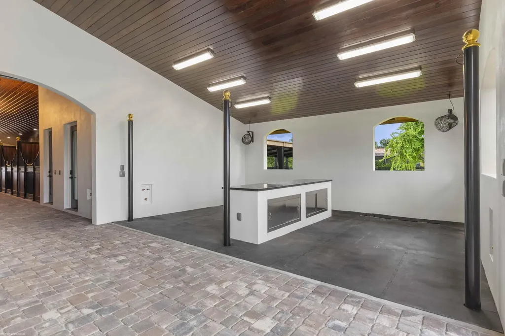 4985 Stables Way Wellington FL 33414