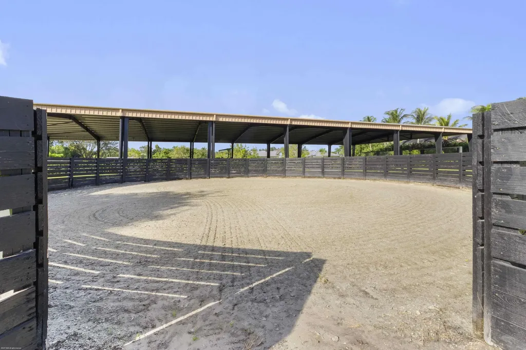 4985 Stables Way Wellington FL 33414