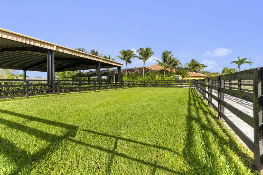 4985 Stables Way Wellington FL 33414