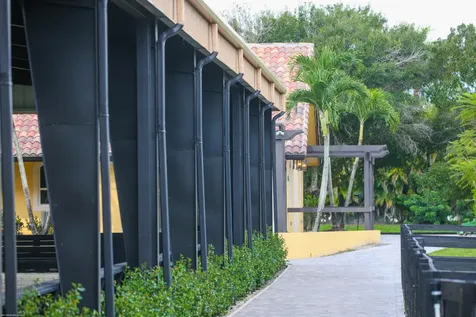 4985 Stables Way Wellington FL 33414