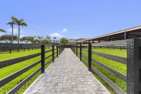 4985 Stables Way Wellington FL 33414