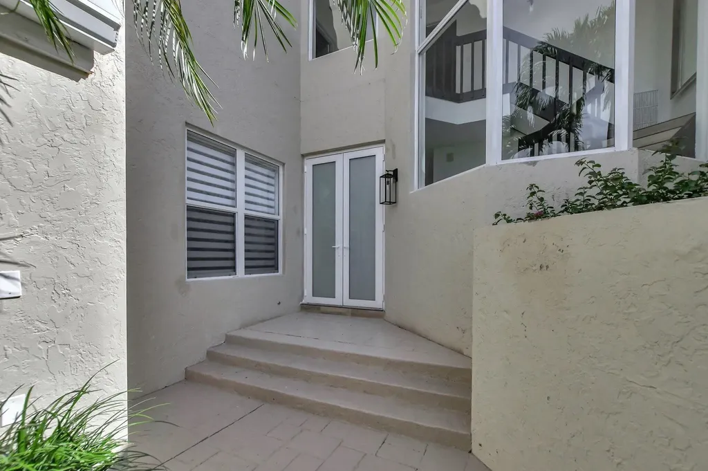 7477 Campo Florido Boca Raton FL 33433