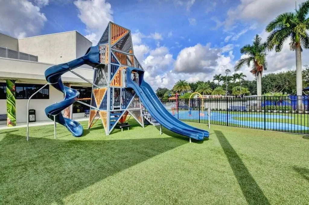 7477 Campo Florido Boca Raton FL 33433