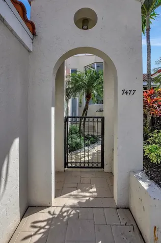 7477 Campo Florido Boca Raton FL 33433