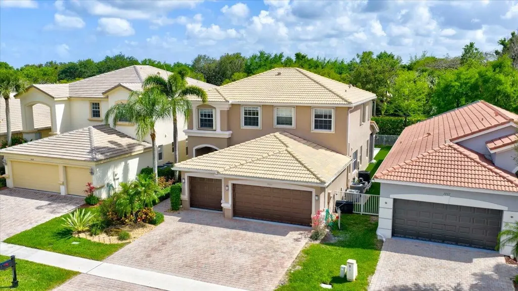 7453 Via Luria Lake Worth FL 33467