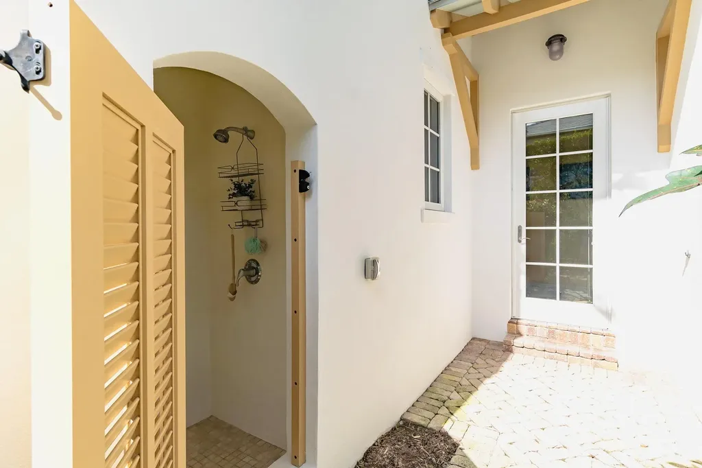 1127 Miramar Drive Delray Beach FL 33483