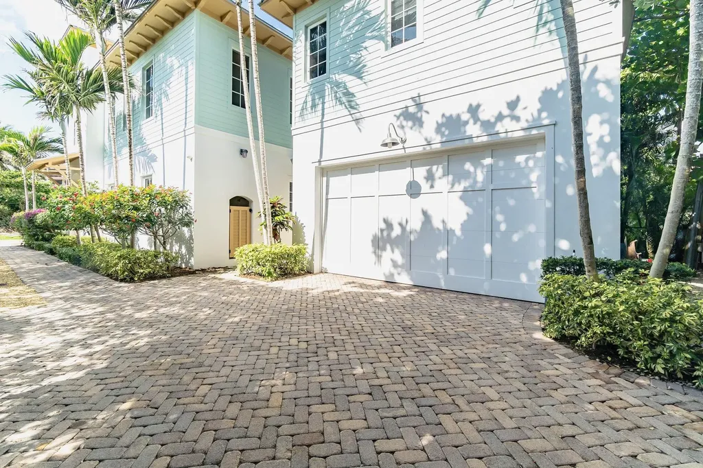 1127 Miramar Drive Delray Beach FL 33483