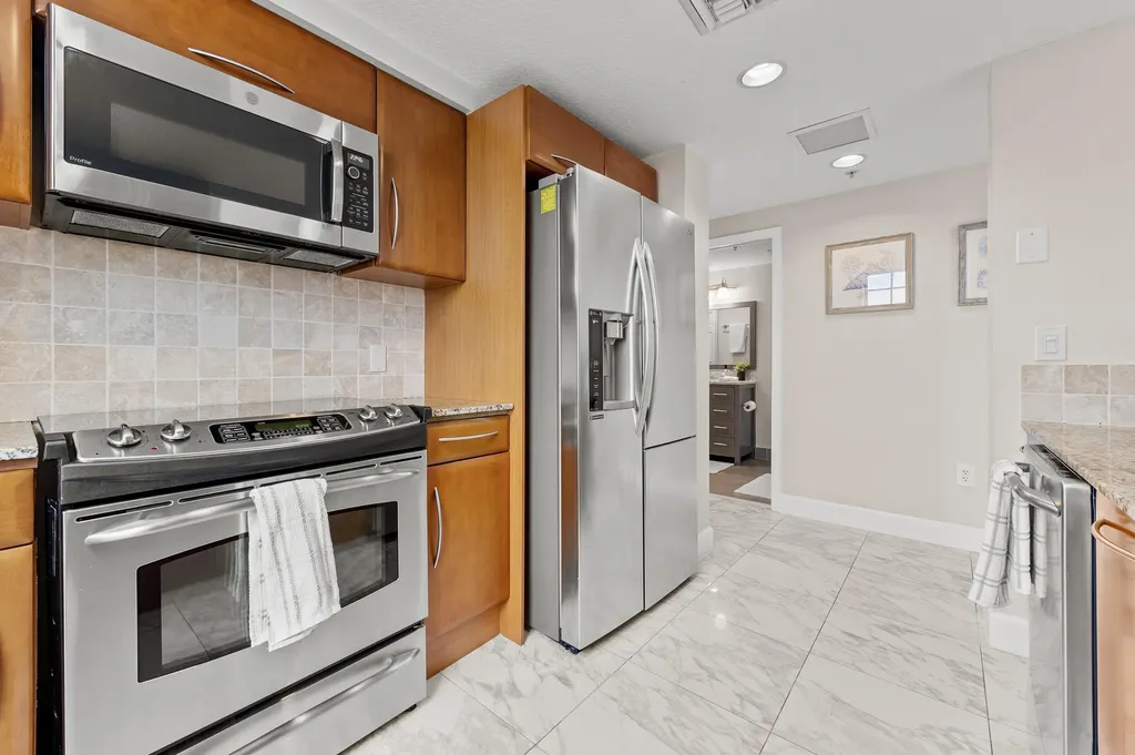 511 Lucerne Avenue Lake Worth Beach FL 33460