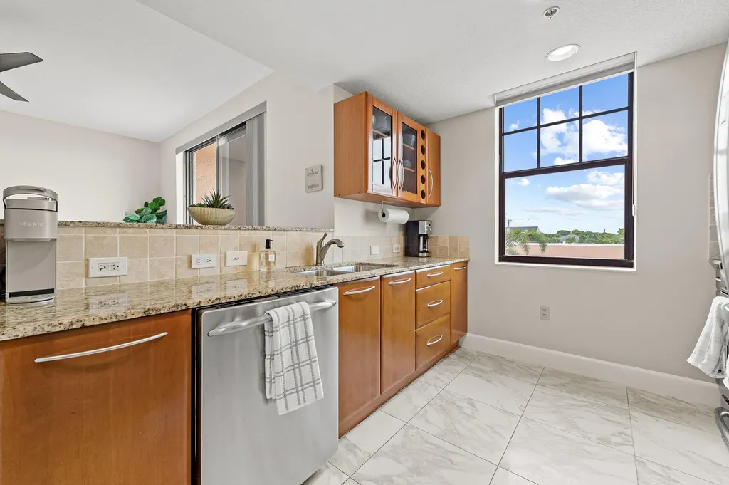 511 Lucerne Avenue Lake Worth Beach FL 33460