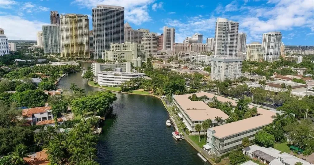 1000 SE 4th Street Fort Lauderdale FL 33301