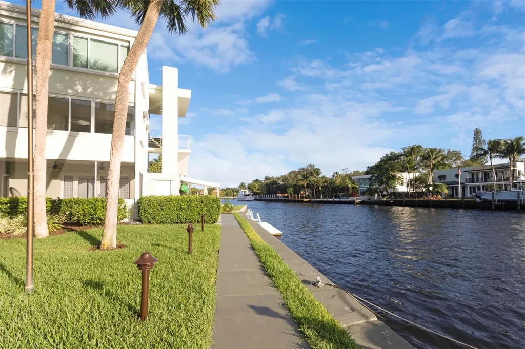 1000 SE 4th Street Fort Lauderdale FL 33301
