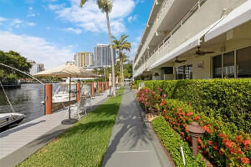 1000 SE 4th Street Fort Lauderdale FL 33301