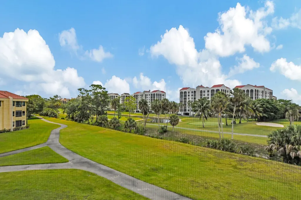 7520 La Paz Boulevard Boca Raton FL 33433