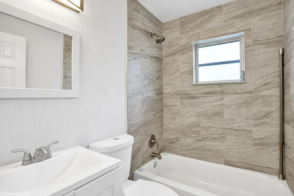 229 NE 26th Court Pompano Beach FL 33064
