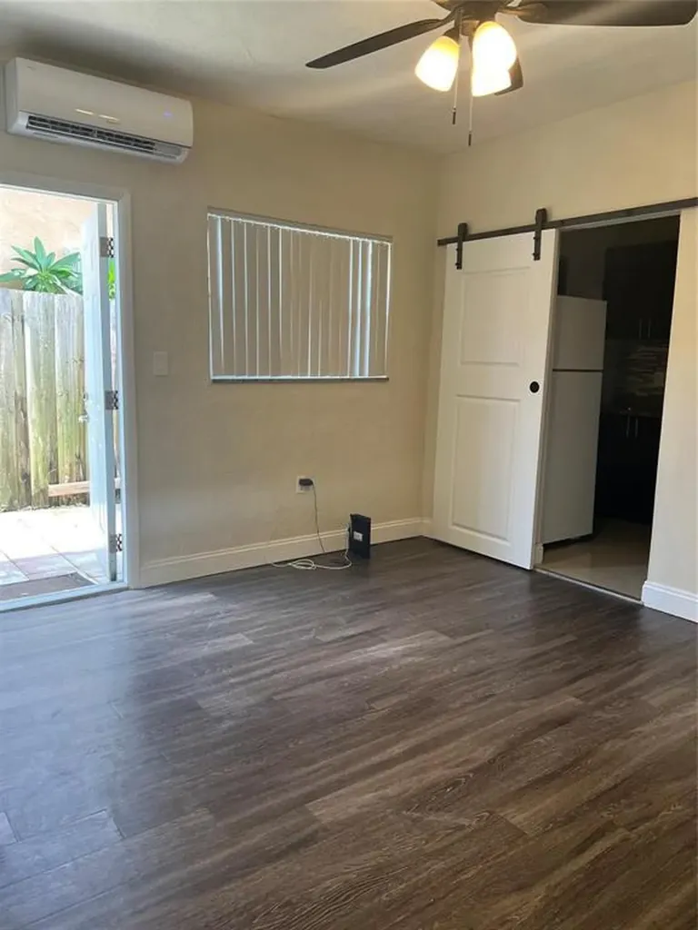 2721 N 72nd Terrace Hollywood FL 33024