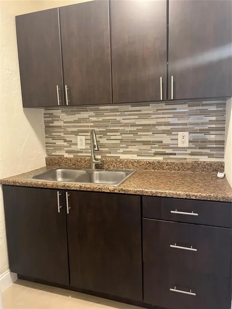 2721 N 72nd Terrace Hollywood FL 33024