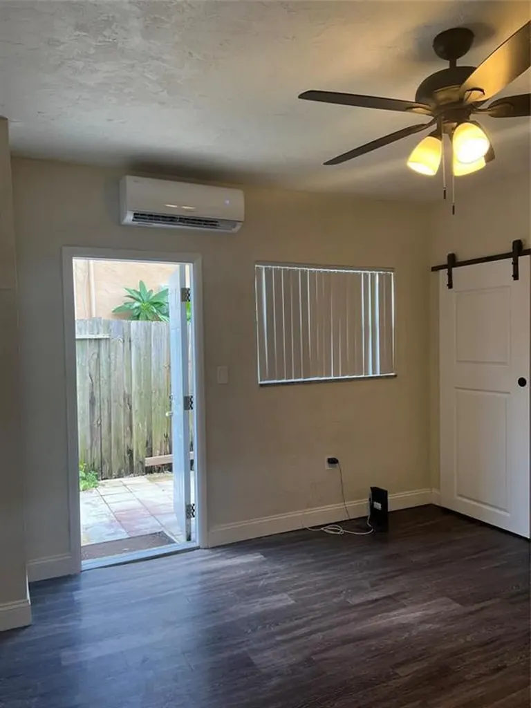 2721 N 72nd Terrace Hollywood FL 33024