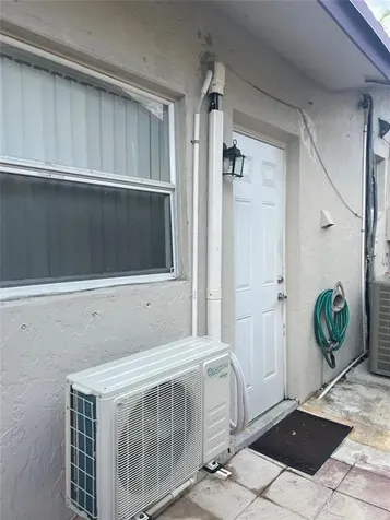 2721 N 72nd Terrace Hollywood FL 33024