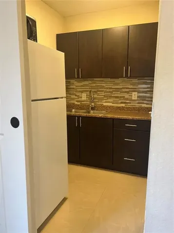2721 N 72nd Terrace Hollywood FL 33024