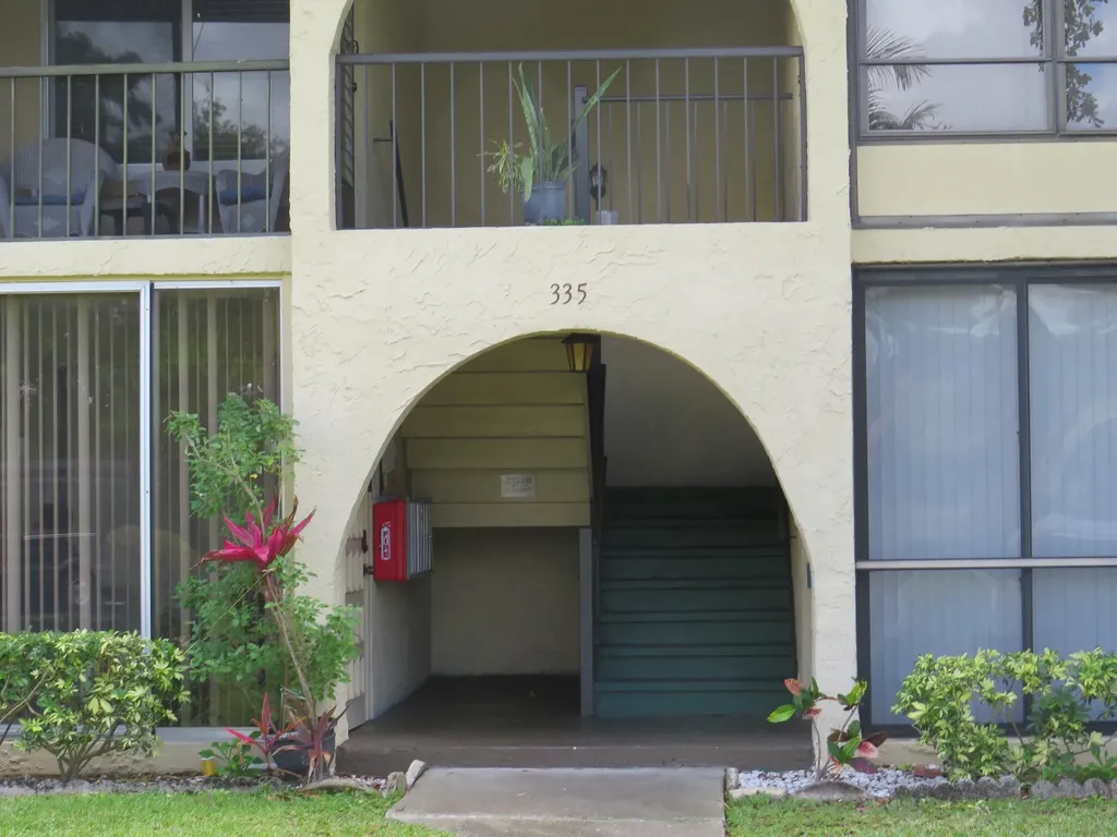 335 Pine Ridge Circle Greenacres FL 33463