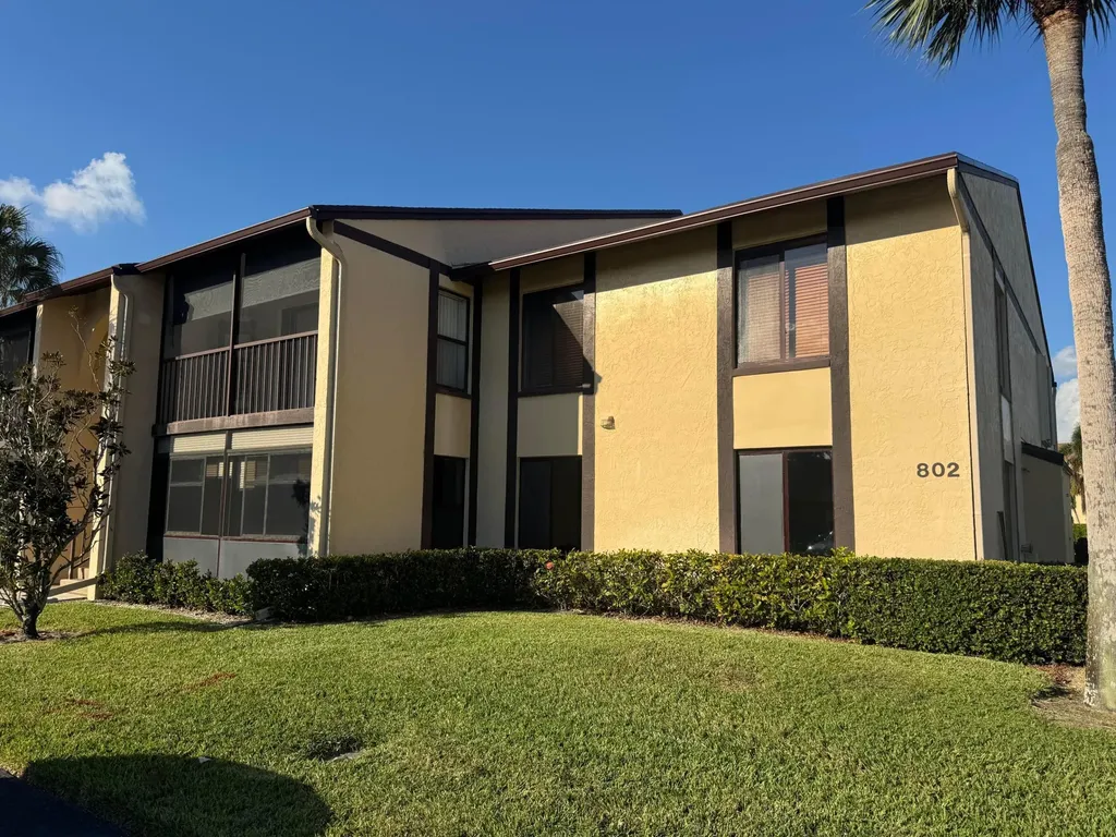 802 Sky Pine Way Greenacres FL 33415