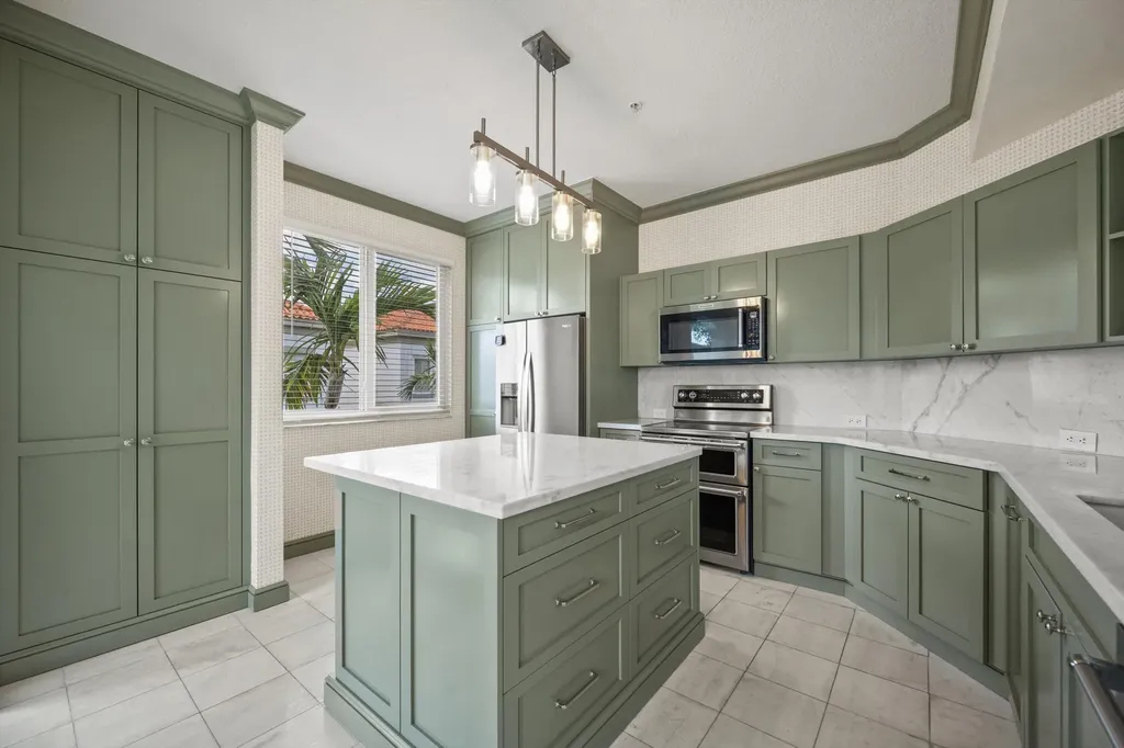 11023 Legacy Lane Palm Beach Gardens FL 33410