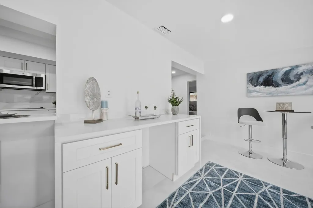 5121 NE 17th Terrace Fort Lauderdale FL 33334