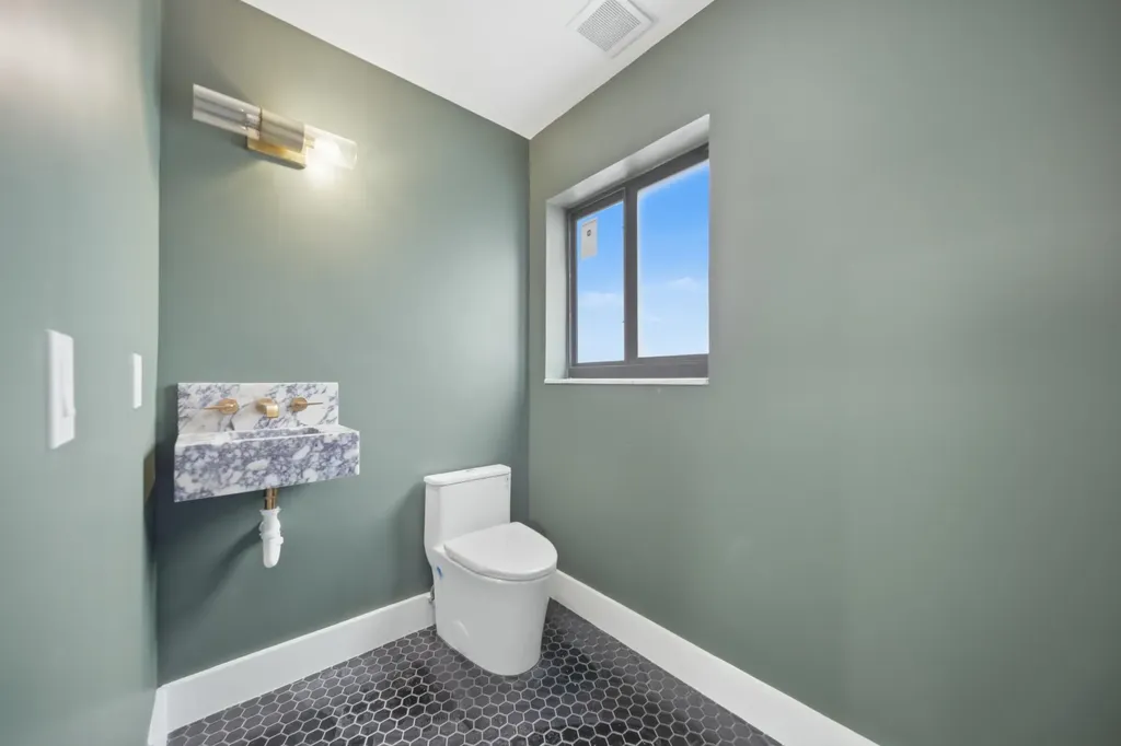 5121 NE 17th Terrace Fort Lauderdale FL 33334