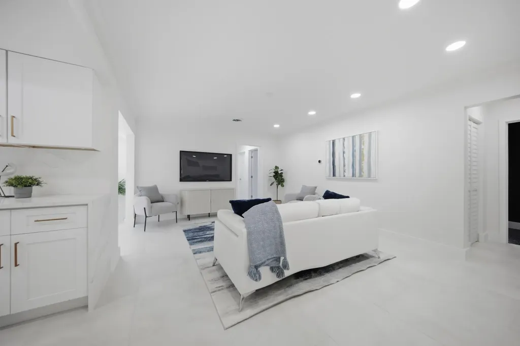 5121 NE 17th Terrace Fort Lauderdale FL 33334