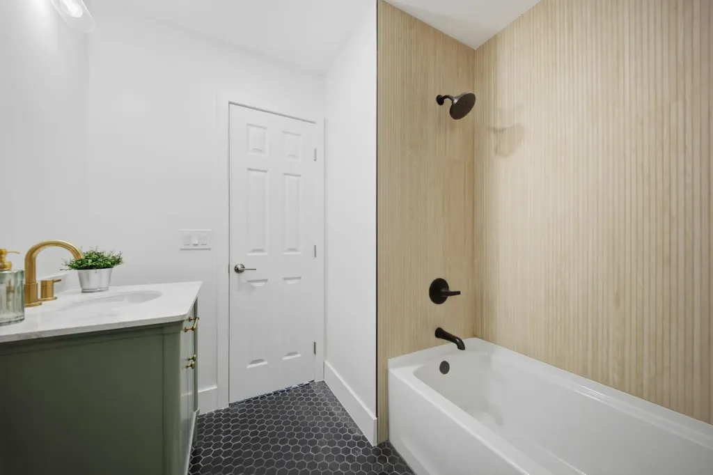 5121 NE 17th Terrace Fort Lauderdale FL 33334