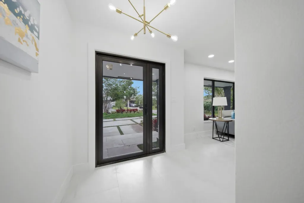 5121 NE 17th Terrace Fort Lauderdale FL 33334
