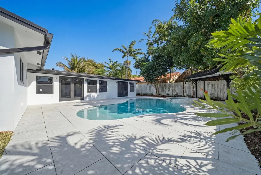 5121 NE 17th Terrace Fort Lauderdale FL 33334