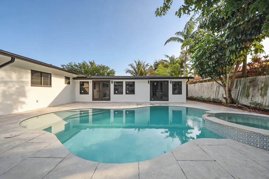 5121 NE 17th Terrace Fort Lauderdale FL 33334