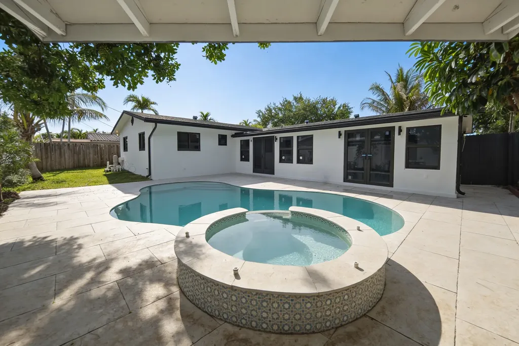 5121 NE 17th Terrace Fort Lauderdale FL 33334