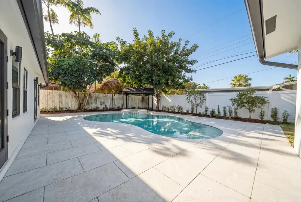 5121 NE 17th Terrace Fort Lauderdale FL 33334