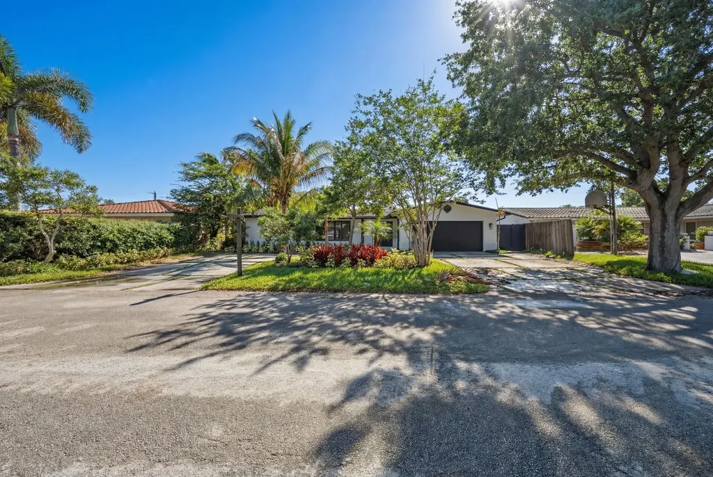 5121 NE 17th Terrace Fort Lauderdale FL 33334