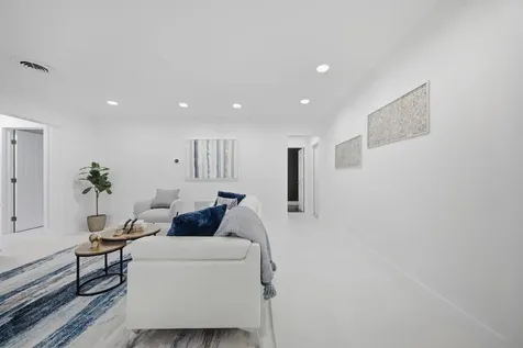 5121 NE 17th Terrace Fort Lauderdale FL 33334