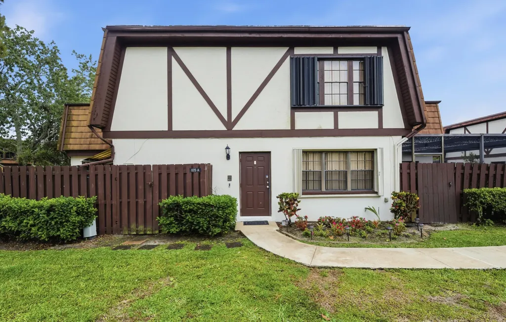 105 Weybridge Circle Royal Palm Beach FL 33411