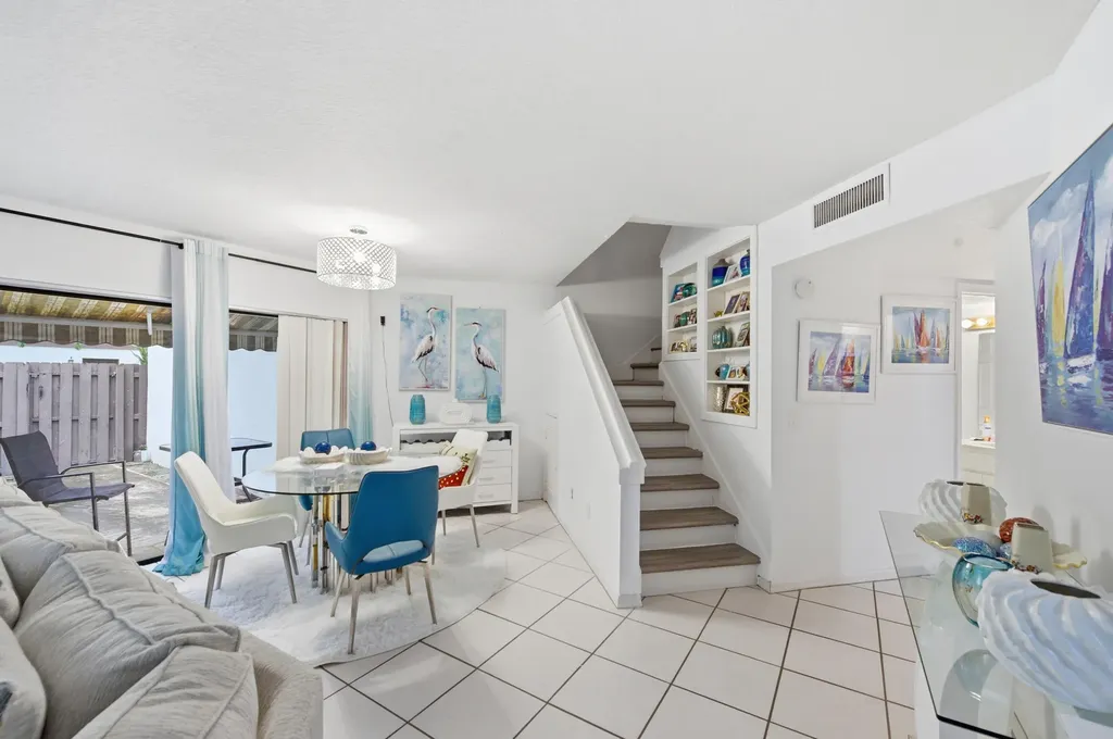 105 Weybridge Circle Royal Palm Beach FL 33411