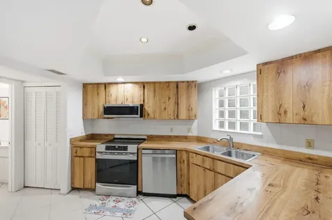 105 Weybridge Circle Royal Palm Beach FL 33411